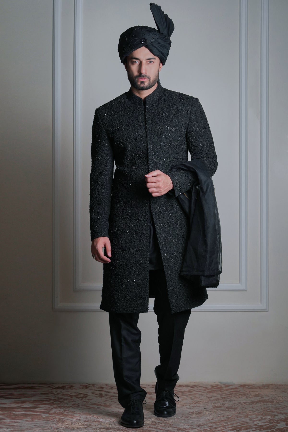 Qaraar - Georgette base, thread work